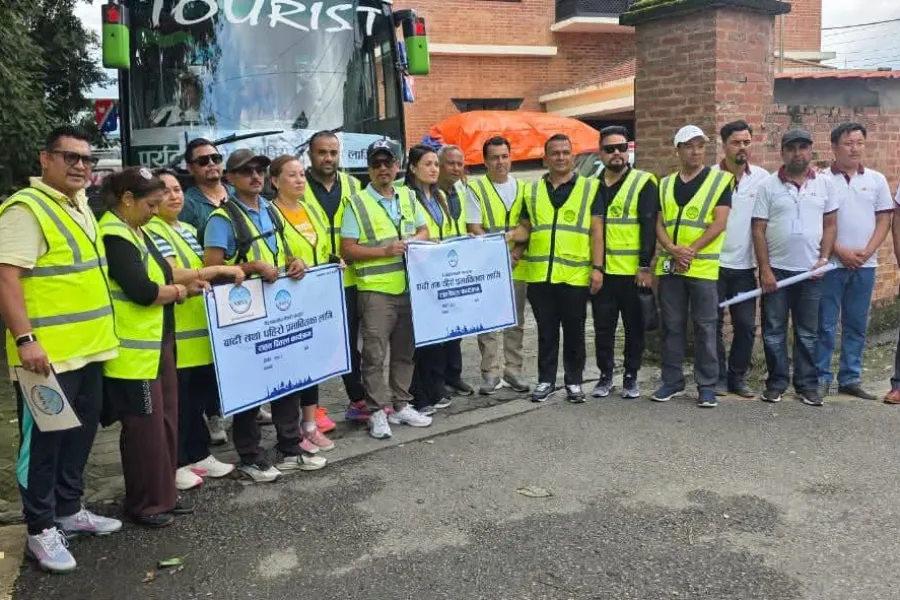 एनआरएनएद्वारा नुवाकोटका बाढीपीडितलाई ५० लाख रुपैयाँ बराबरको राहत सामग्री वितरण