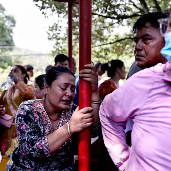 भोटेकोशी बाढी  : एम्बुलेन्सको साइरनसँगै दौडिरहेको आशा