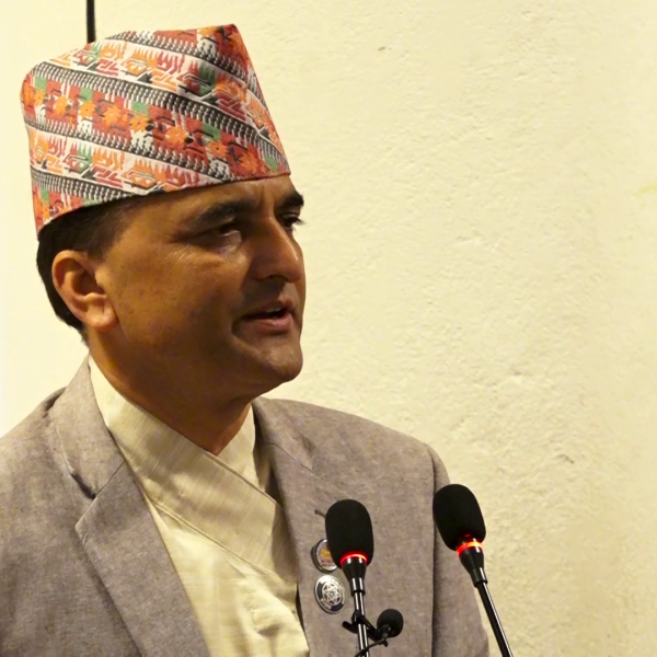 पुरानै नेतृत्वले अब पार्टी सम्हाल्न सक्दैन : योगेश भट्टराई