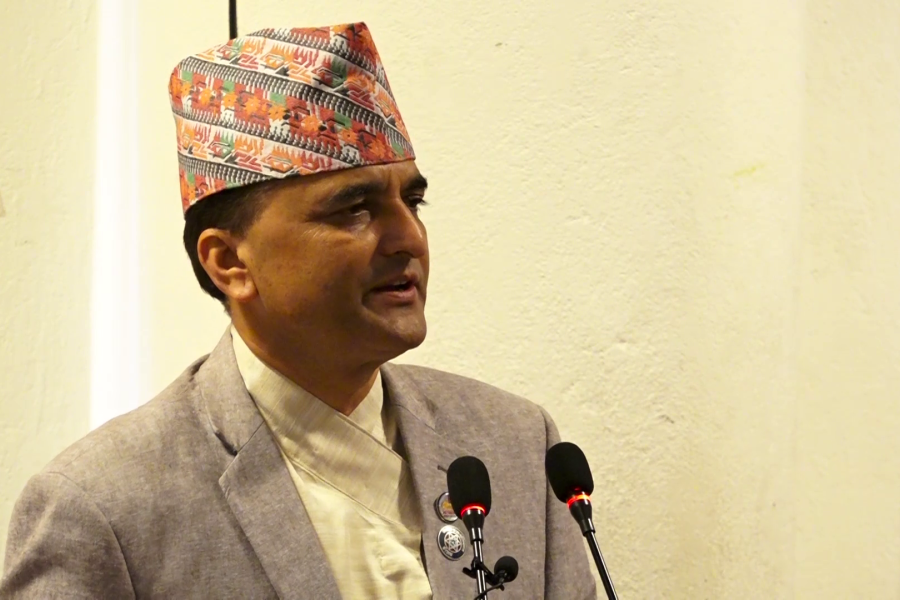 पुरानै नेतृत्वले अब पार्टी सम्हाल्न सक्दैन : योगेश भट्टराई