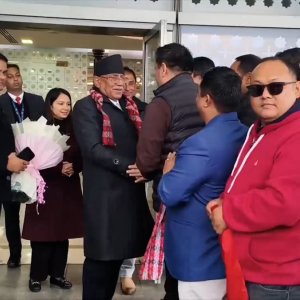 नेकपाका संयोजक प्रचण्ड नयाँ दिल्ली पुगे