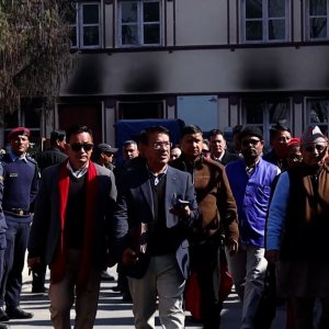 निर्वाचन आयोगको निर्णयविरुद्ध देउवा पक्षको रिट सर्वोच्चमा दर्ता, शेखर कोइराला आफ्ना समूहका नेतासँग छलफलमा व्यस्त