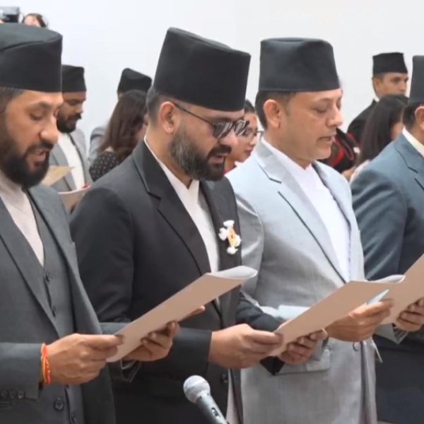 नयाँ प्रतिनिधिसभाको कार्यकाल सुरु, नवनिर्वाचित सांसदद्वारा शपथ ग्रहण