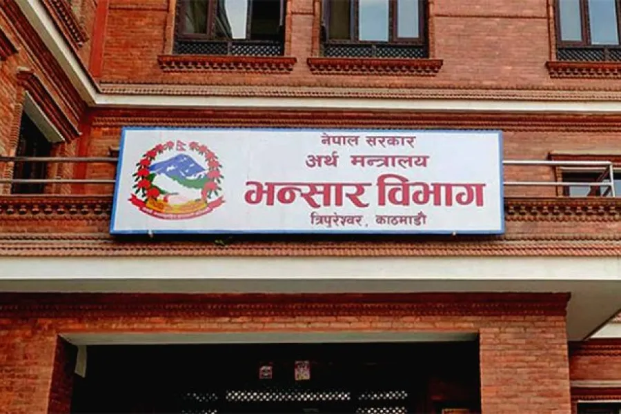 बाढीपीडितका लागि आएको राहतमा भन्सार विवाद, सरकार र रेडक्रसबीच बढ्यो मतभेद