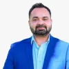 गीतकार डा. रमिल अधिकारीलाई राष्ट्रियस्तरीय सम्मान