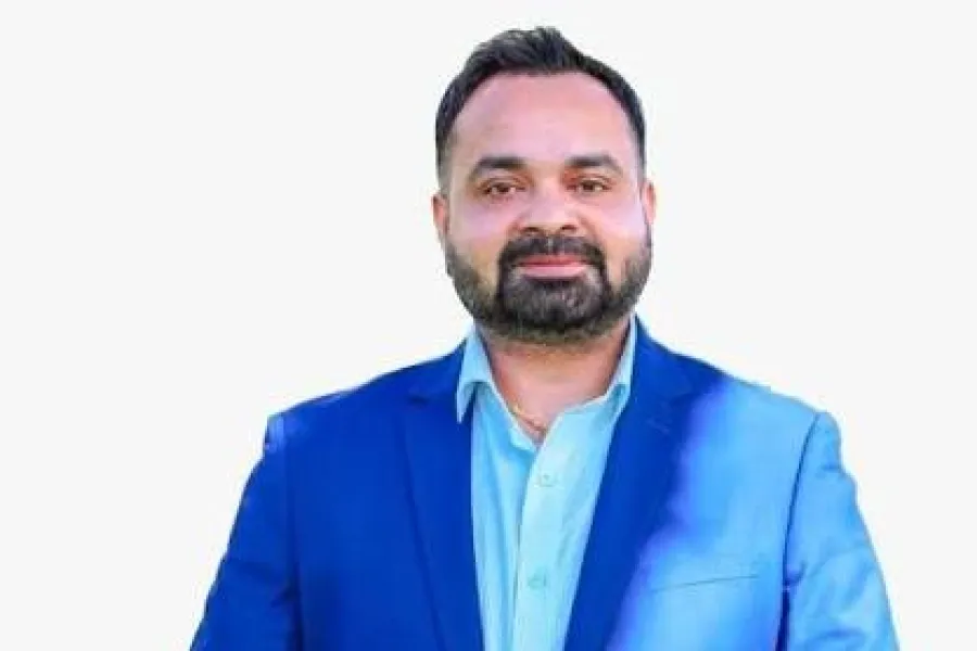 गीतकार डा. रमिल अधिकारीलाई राष्ट्रियस्तरीय सम्मान