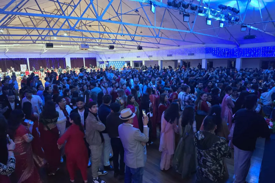 अकल्याण्डमा हाम्रो एकता तीज मेला भव्य रूपमा सम्पन्न, खेम सेन्चुरी र समीक्षा अधिकारीको प्रस्तुतिमा झुमे दर्शक